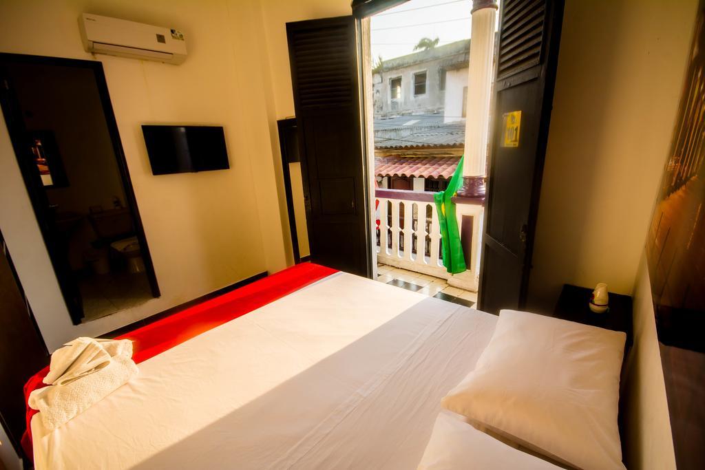 Jet-set Hostal *